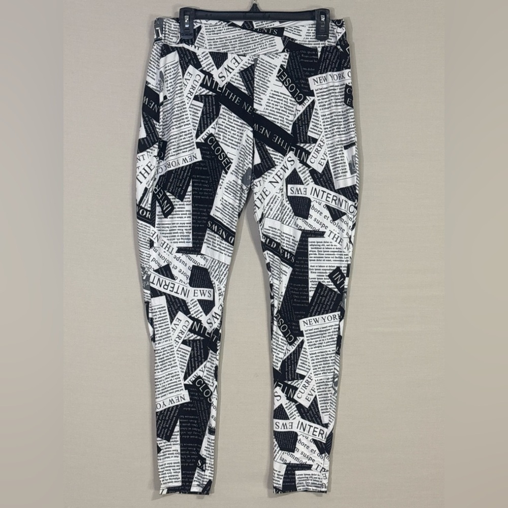 Curvy Girl Ashley Stewart Newspaper Print Leggings Pants 1X Stretch
